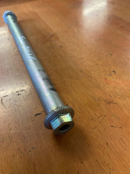 Swing Arm Bolt Suzuki Bandit 1250 07-11 2007 61211-31E00