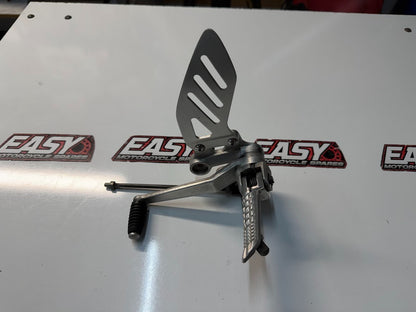 LH Footrest Peg Rear Set Suzuki GSXR 1000 2007-2008 OEM 43521-41G10