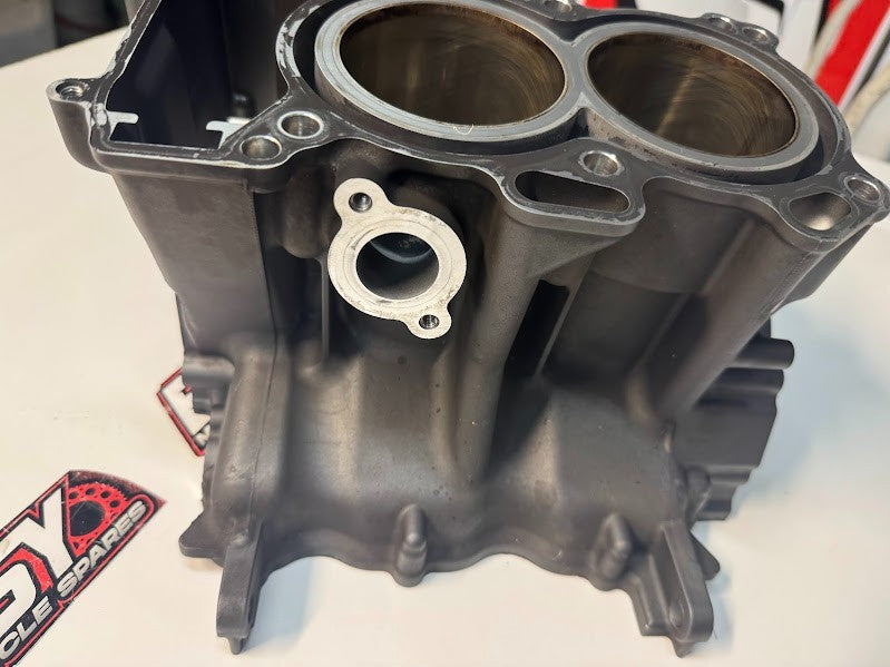 Yamaha YZF R7 2022-2025 Cylinder Barrel Casing OEM Genuine 1WS-15100-39