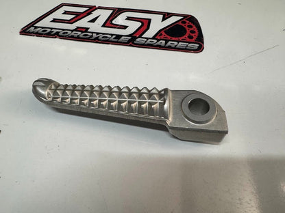 Yamaha YZF R1 2004-2019 RH Pillion Foot Peg OEM Genuine 5JJ-27441-10