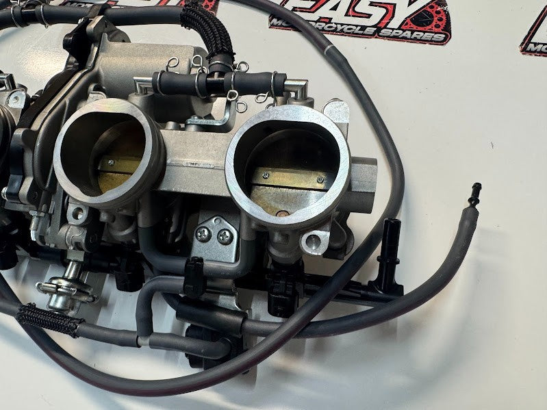 Yamaha YZF R1 2022-2025 Throttle Bodies TPS Injectors OEM Genuine B3L-13750-02