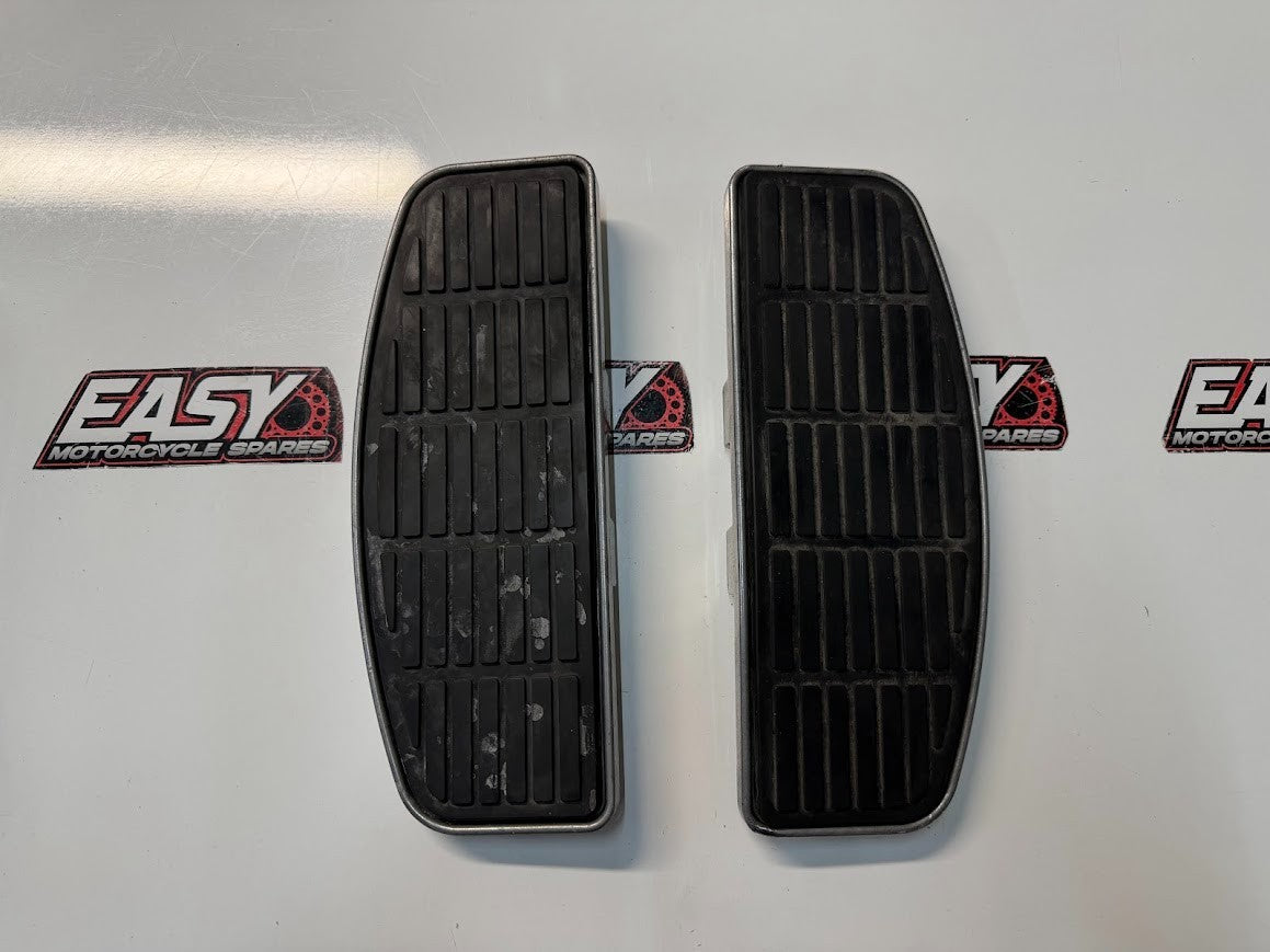 Rider Foot Rests Suzuki Boulevard C109R VLR 1800 T 2008-2014 OEM 43501-10F12