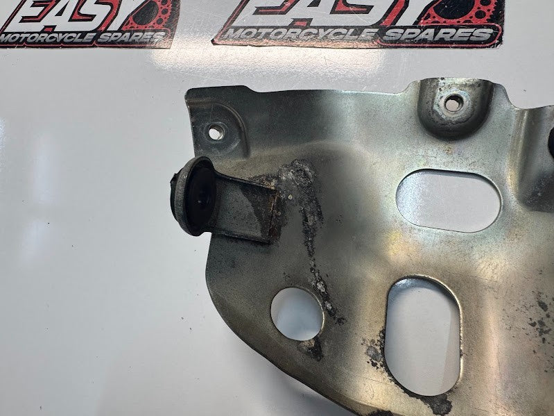 Suzuki GSXR 1000 2007-2008 Fuel Tank Front Bracket OEM Genuine 44520-21H00