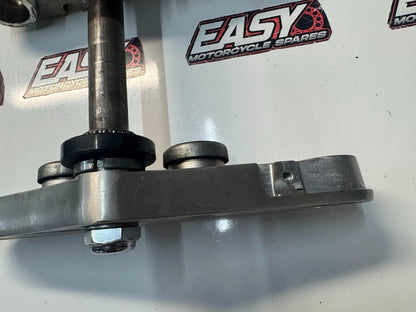 Suzuki VL 1500 Intruder 2001-2004 Triple Tree Set OEM Genuine 51410-10F30