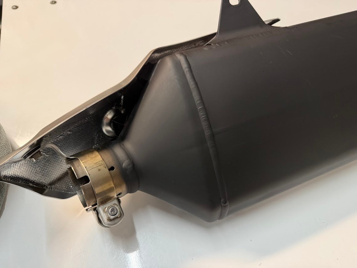Muffler Exhaust Silencer Suzuki GSXR 1000 2020-2025 OEM 14310-17KD0
