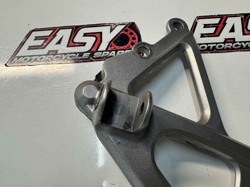 Yamaha YZF R1 2009-2011 RH Foot Peg Bracket OEM Genuine 14B-27443-00