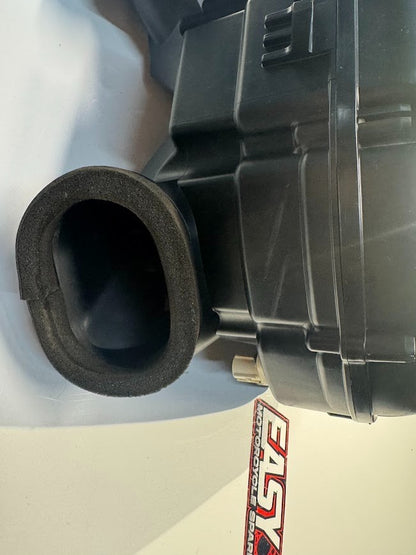 Suzuki GSXR 1000 2009-2016 Airbox Case Cleaner Assembly OEM Genuine 13720-47H02