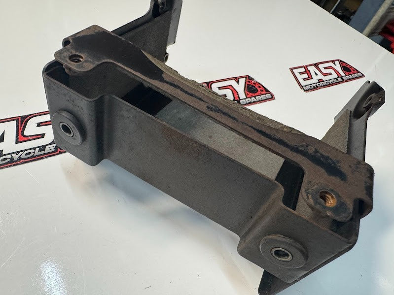 Suzuki VL 1500 Intruder 1998-2009 Battery Holder OEM Genuine 41540-10F01