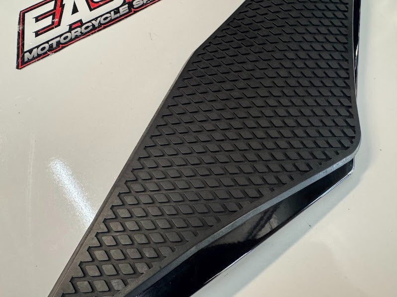 Yamaha YZF R1 2020-2025 Side Tank Cover Fairings OEM Genuine B3L-24129-00