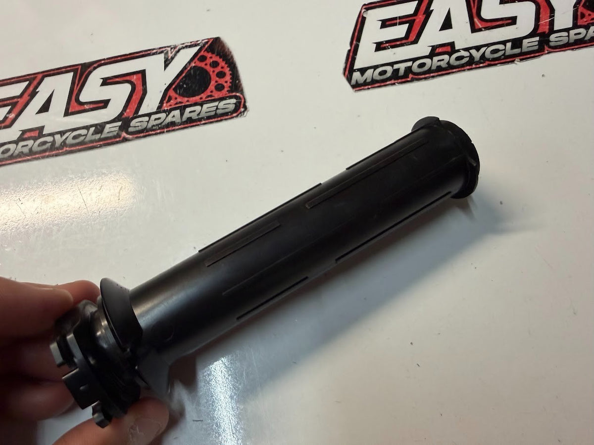 Throttle Tube Suzuki GSXR 1000 2007-2025 OEM 57110-21H02