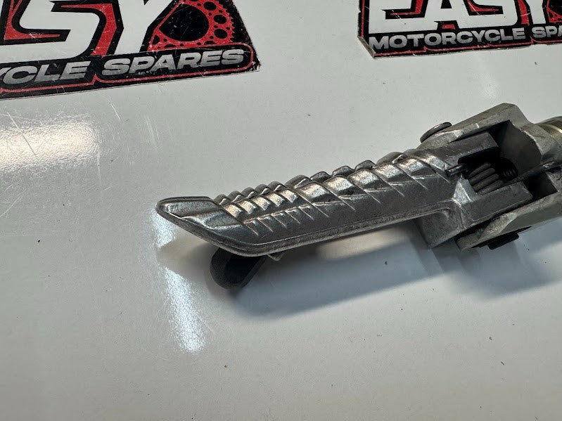 Suzuki GSXR 1000 2005-2008 LH Riders Foot Peg OEM Genuine 43526-41G00