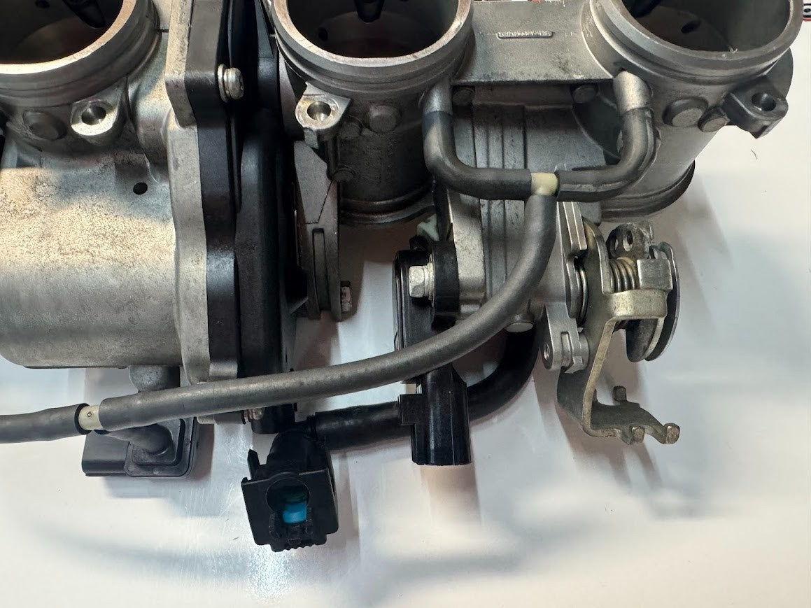 Yamaha YZF R1 2015-2016 Throttle Bodies Injectors TPS OEM Genuine 2CR-13750-00
