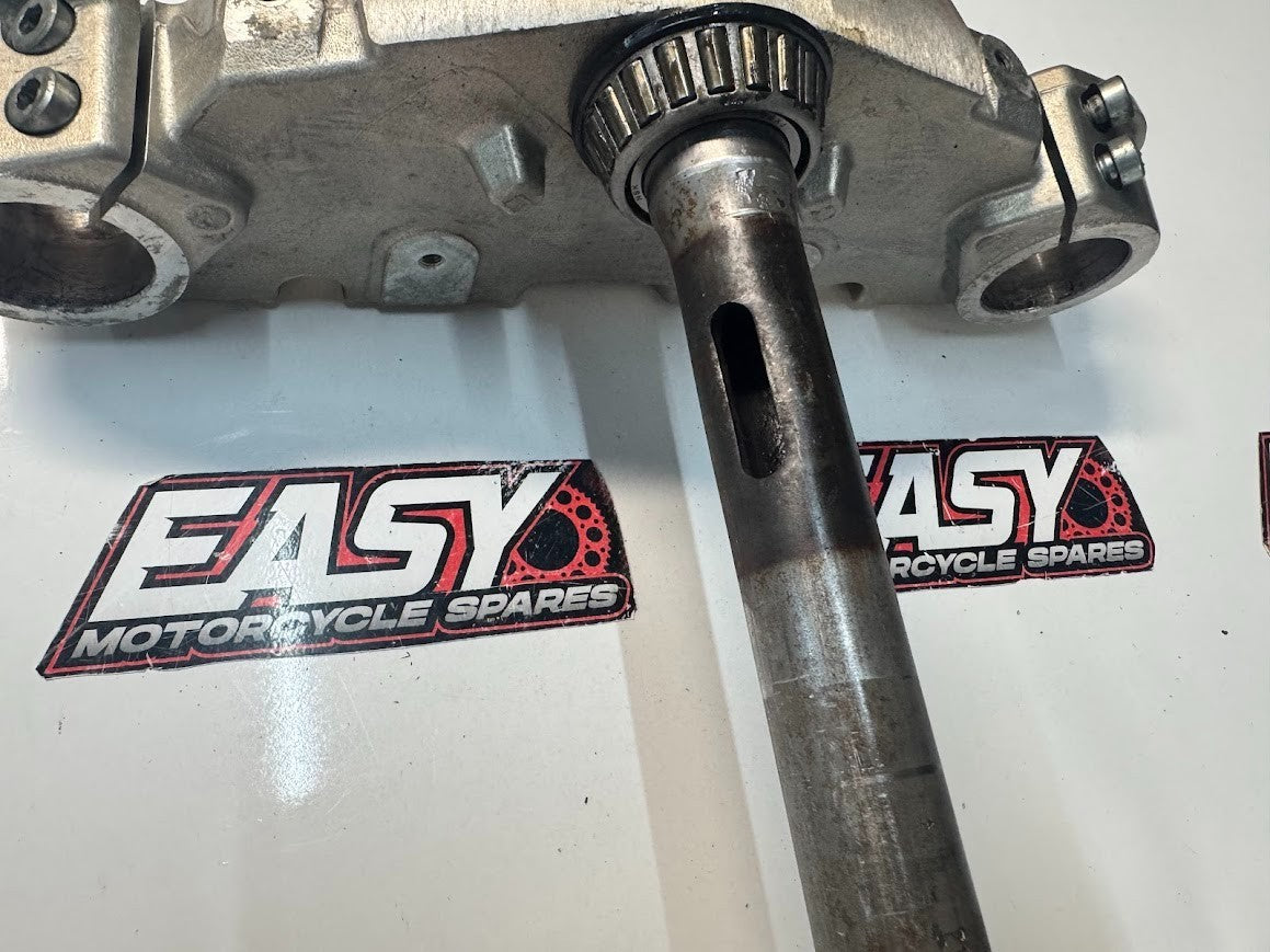 Suzuki VL 1500 Intruder 2001-2004 Triple Tree Set OEM Genuine 51410-10F30