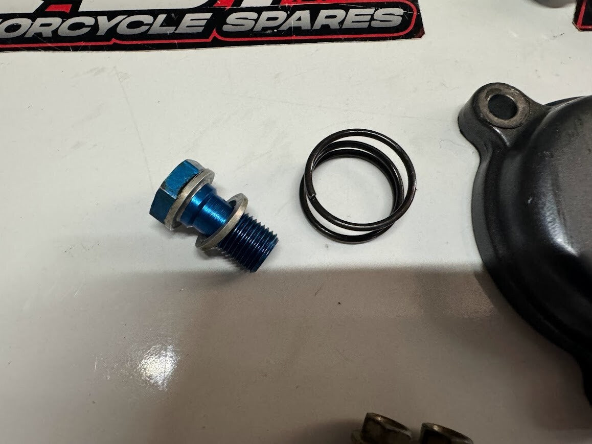 Oil Filter Case Parts Husqvarna TC 250 2004