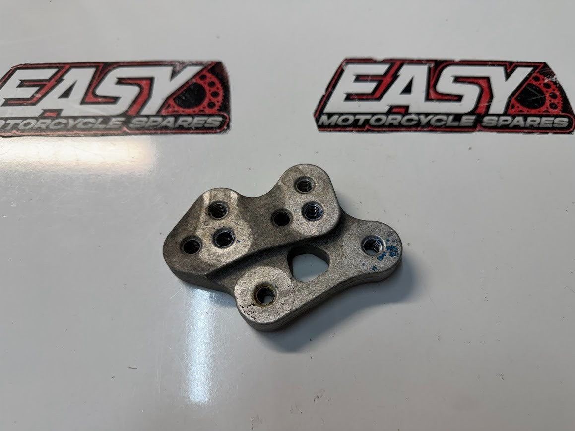 RH Footrest Adjuster Plate Suzuki GSXR 1000 2007-2008 OEM 43541-21H00
