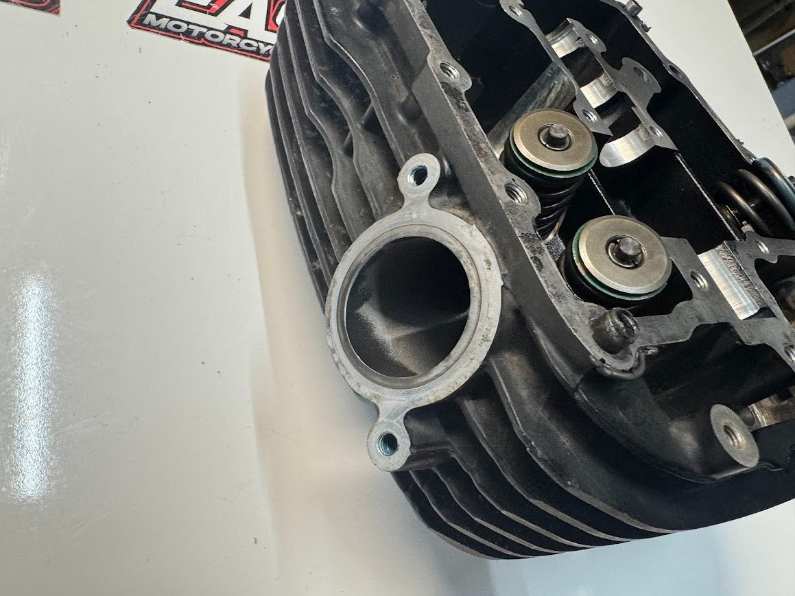 Suzuki VL 1500 Intruder 1998-2004 Rear Cylinder Head OEM Genuine 11103-10F00