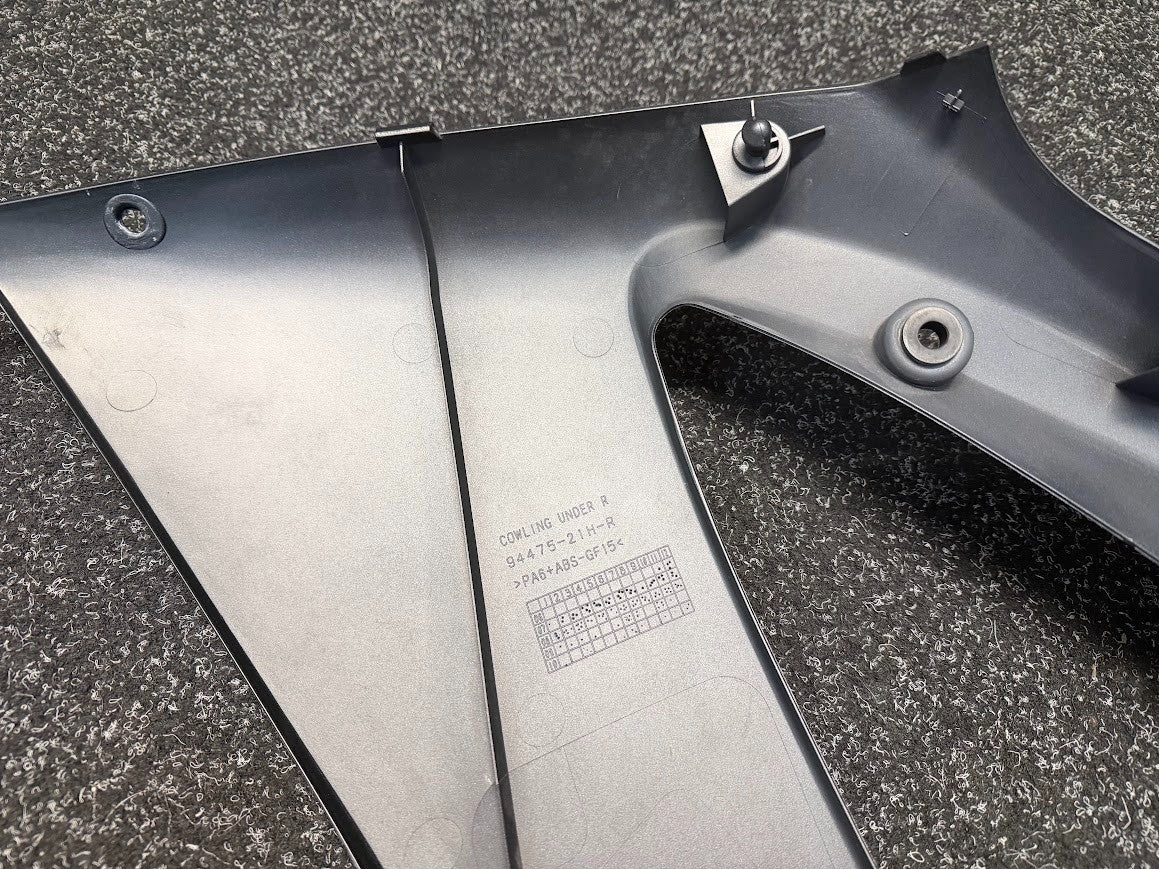 LH RH Main Side Fairings Suzuki GSXR 1000 2007-2008 OEM 94475-21H