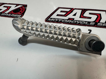 Yamaha YZF R1 2007-2011 RH Foot Peg OEM Genuine 5JJ-27461-00