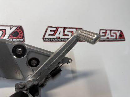 RH Foot Peg Assembly Suzuki GSF 1250 S Bandit 2007-2016 OEM 43511-38G00