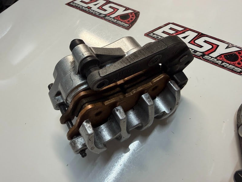 Front Brake Calipers Suzuki Boulevard C109R VLR 1800 T 2008-2014 59100-22H00-999