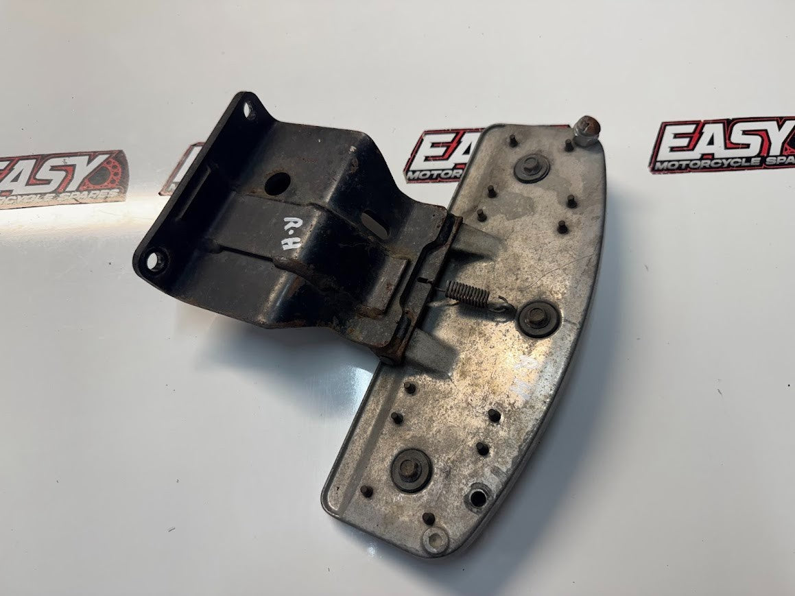 Suzuki VL 1500 Intruder 1998-2004 RH Rider Foot Rest OEM Genuine 43501-10F00