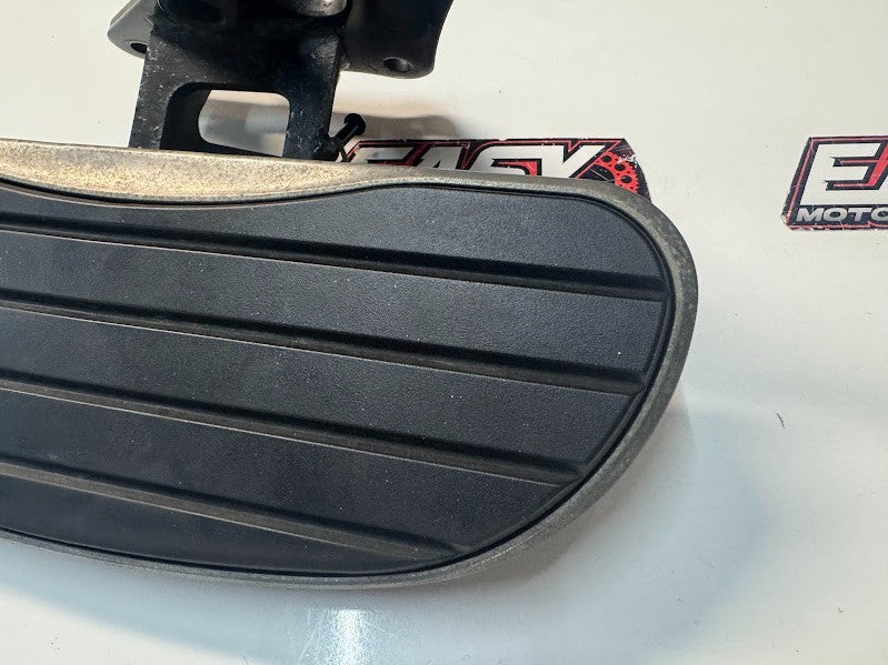 Kawasaki Vulcan VN900 Classic 2006-2022 RH Foot Rest Floor Board OEM 34003-0050