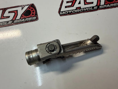 LH Riders Foot Peg Suzuki GSXR 1000 2005-2008 OEM 43526-41G00