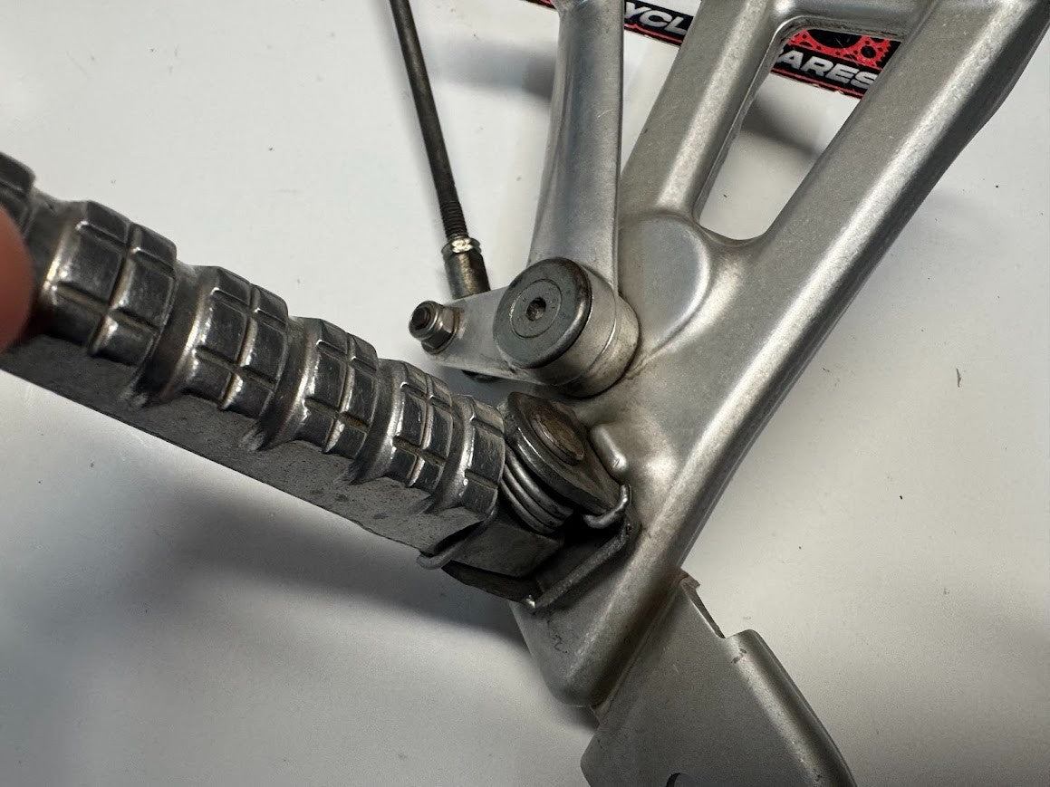 Aprilia RS4 125 4T 2011-2016 LH Foot Peg Assembly Rear Set OEM Genuine 899558