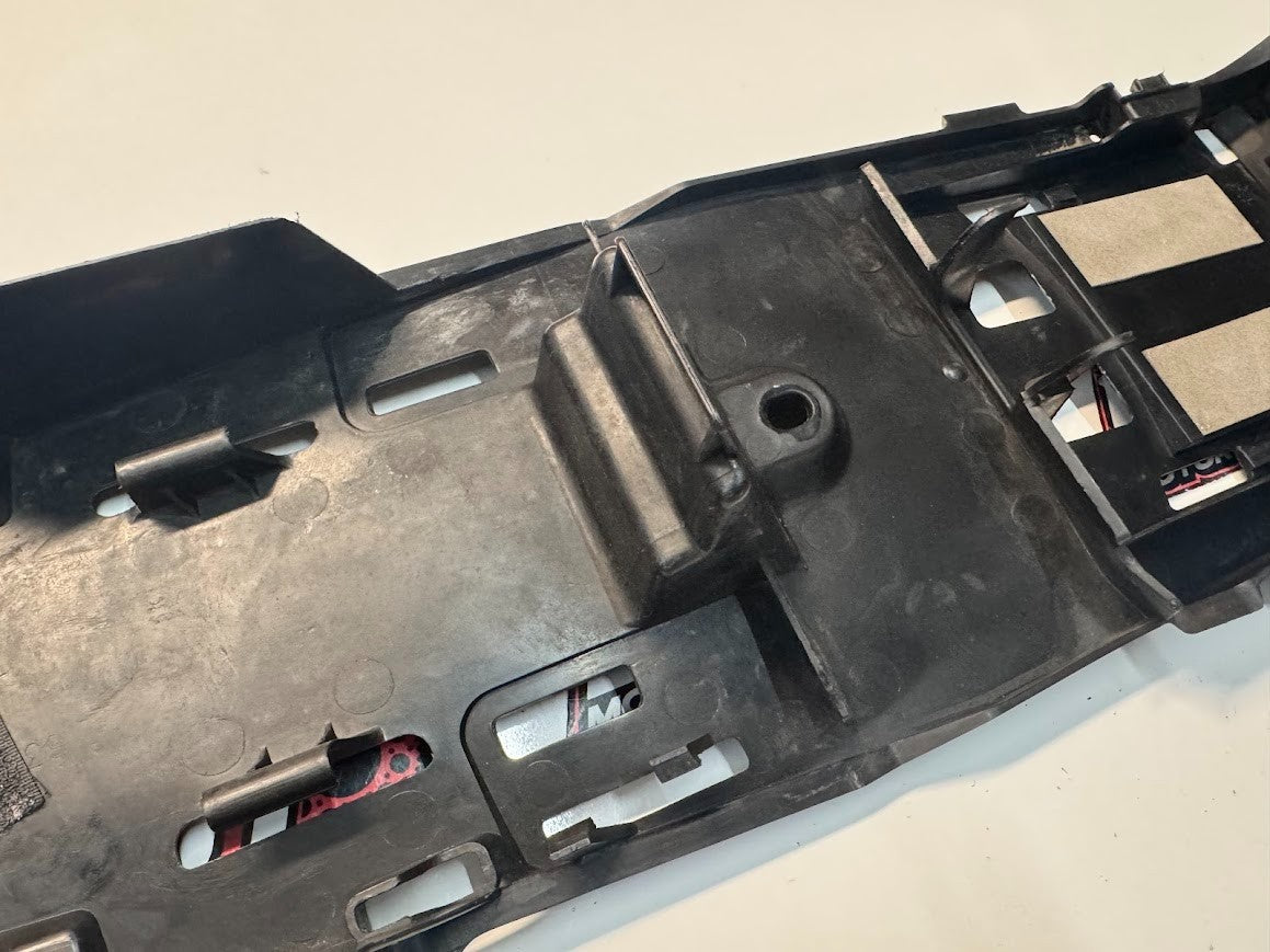 Suzuki GSXR 1000 2007-2008 Inner Fender Battery Tray OEM Genuine 63111-21H00