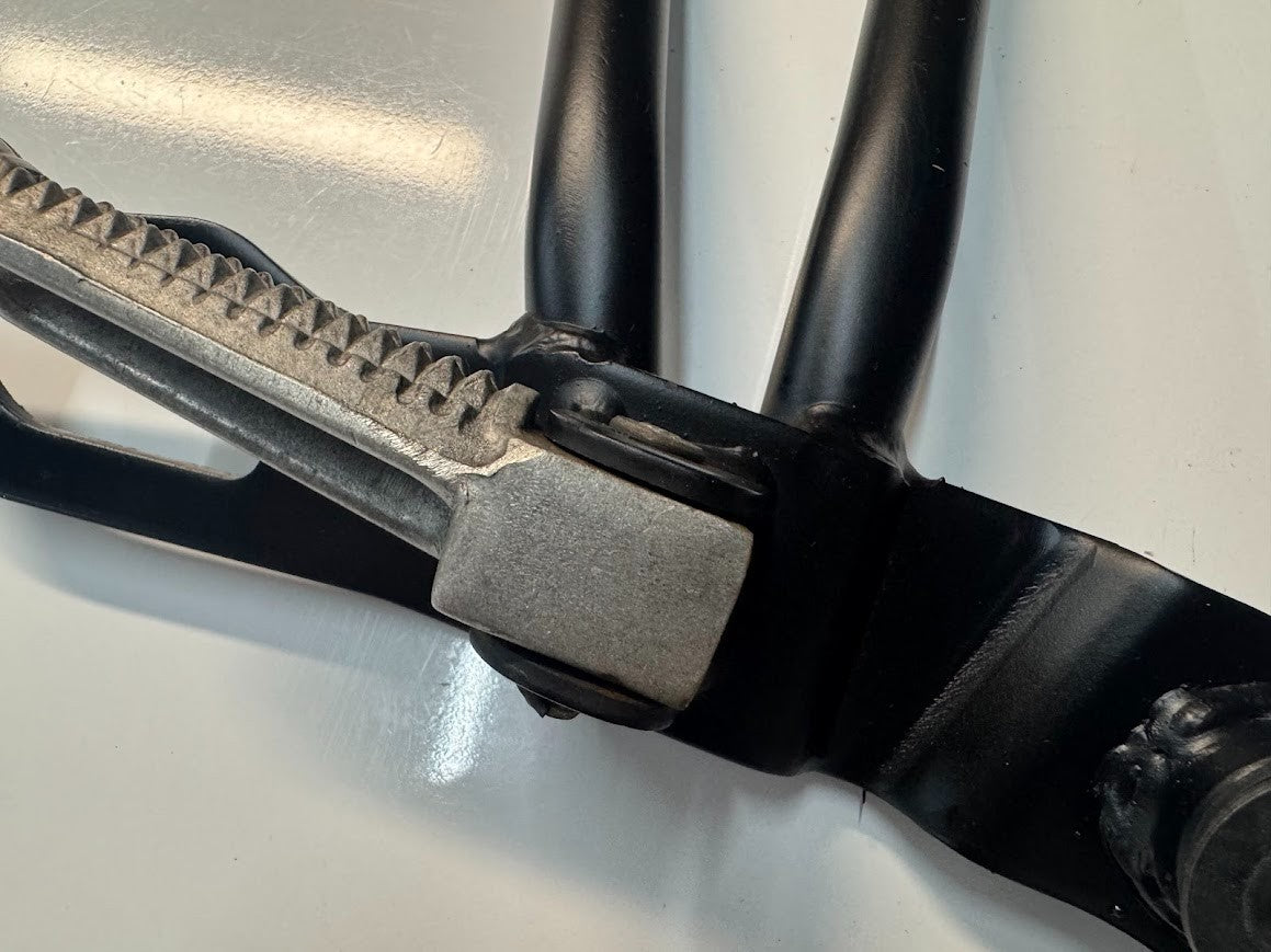 Yamaha YZF R15 2013-2018 RH Pillion Peg & Bracket OEM Genuine 1CK-F742L-00