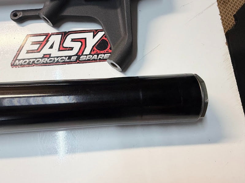 Front Fork Legs Suspension Suzuki GSXR 1000 2012-2016 OEM 51103-47H20