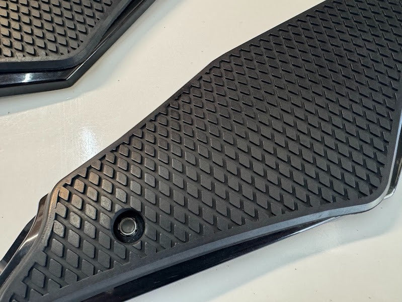 Yamaha YZF R1 2020-2025 Side Tank Cover Fairings OEM Genuine B3L-24129-00