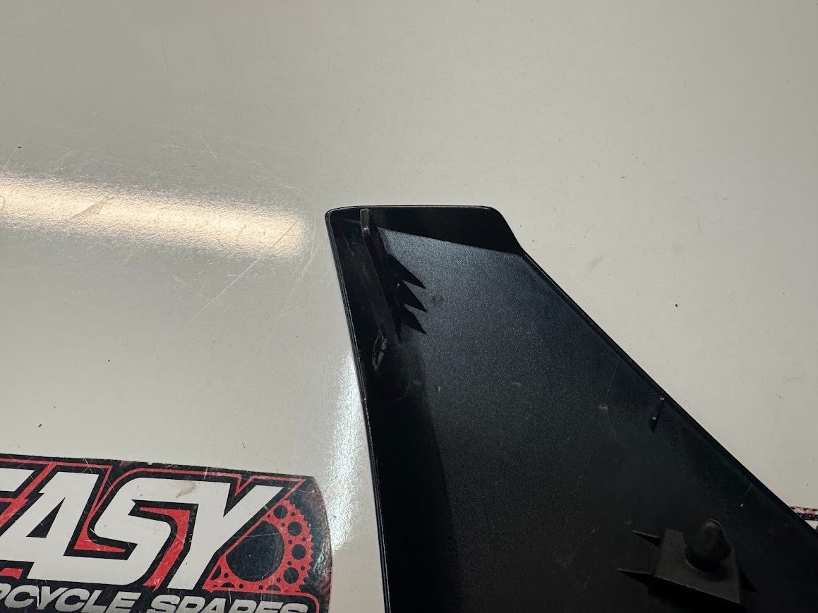 Yamaha YZF R7 2022-2025 LH Lower Panel 3 Fairing OEM Genuine BEB-2172G-00