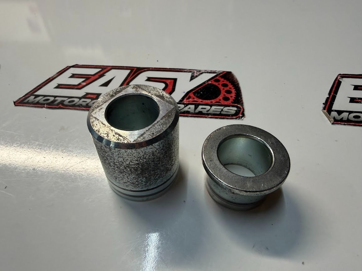 Rear Wheel Axle Spacers Kawasaki Vulcan VN900 Classic 2006-2022 OEM 92027-1902