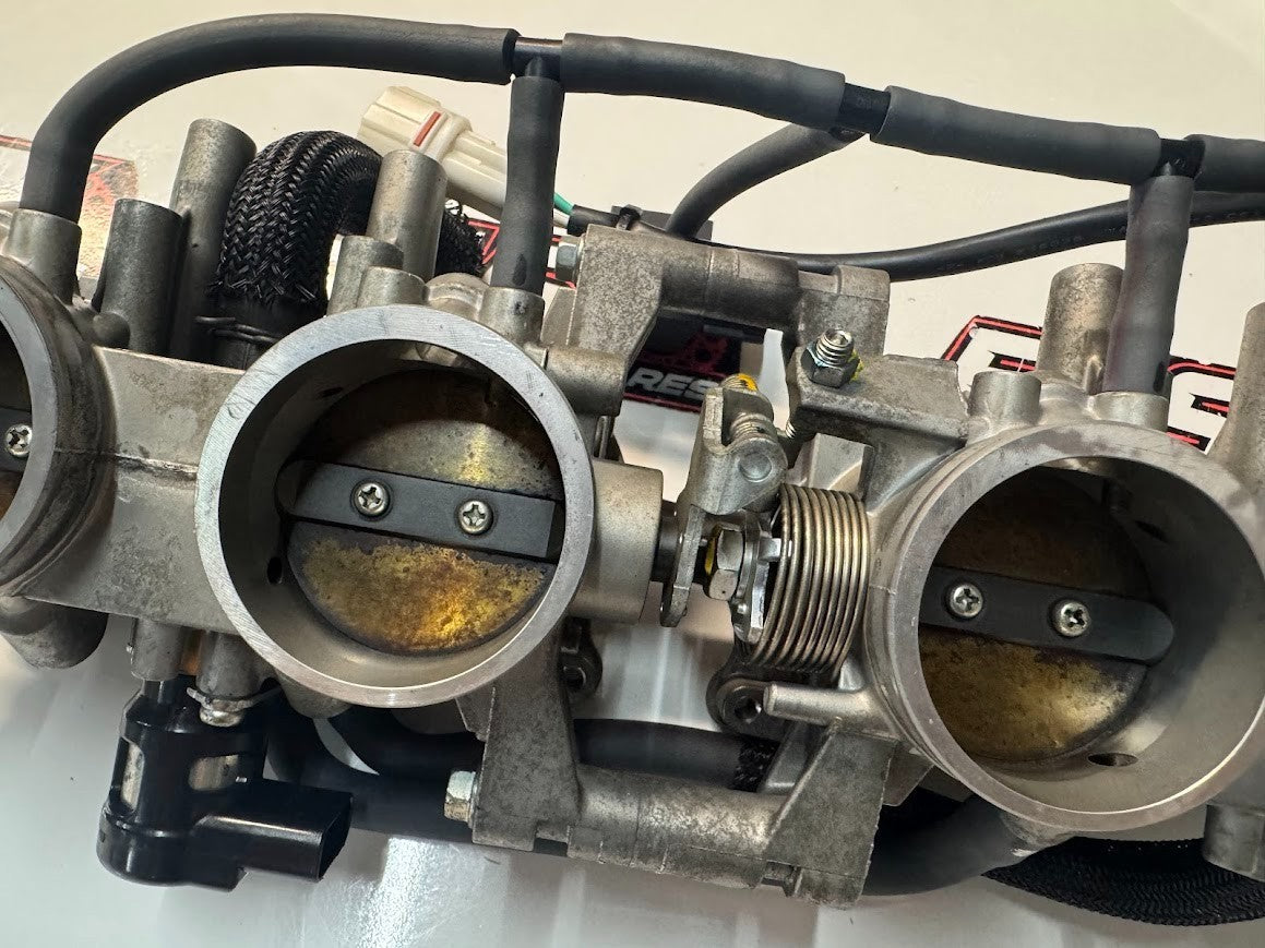 Suzuki GSXR 1000 2015-2016 Throttle Bodies TPS OEM Genuine 13406-47H40