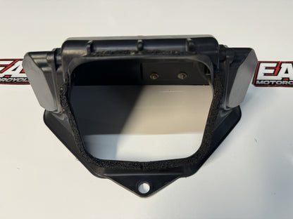 Yamaha YZF R1 2015-2019 Centre Ram Intake Duct 4 OEM Genuine 2CR-2838U-00