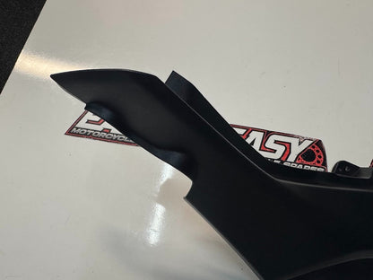 Yamaha YZF R7 2022-2025 Side Cover 2 Fairing Mole OEM Genuine BEB-2171M-00