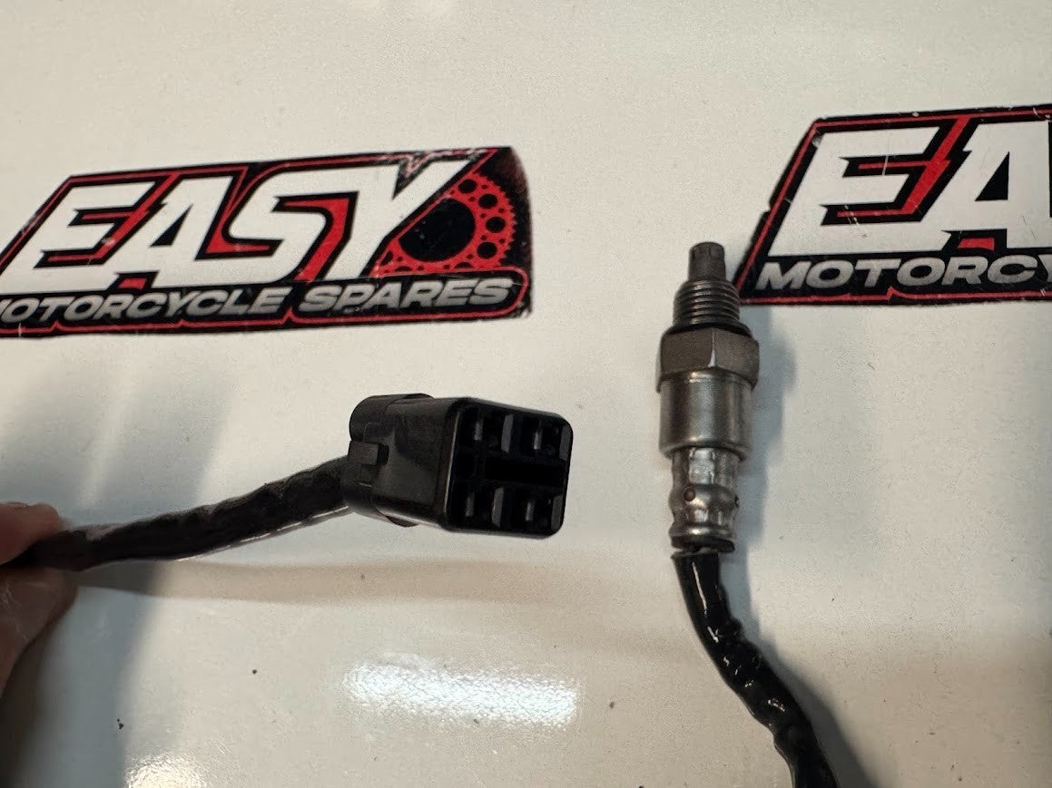 Yamaha YZF R1 2015-2025 o2 Oxygen Sensor OEM Genuine 1WS-8592A-10