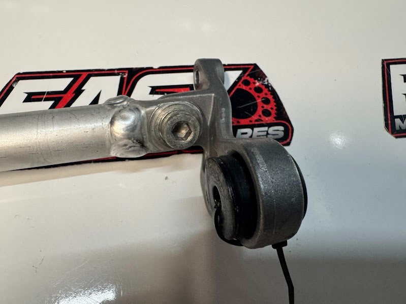 Yamaha YZF R1 2015-2019 Frame Cross Member Support Bracket 2CR-2142V-00