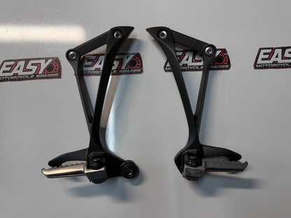 LH RH Pillion Peg Assembly Kawasaki Ninja ZX-10R 2021-2025 OEM 35063-0852-18R