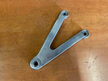 LH Riders Foot Peg Bracket Yamaha R1 00-01 2000 5JJ-27442-00-00