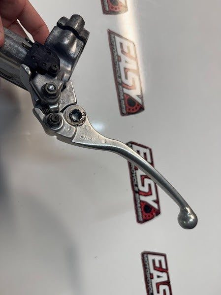 Suzuki VL 1500 Intruder 2002-2004 Front Brake Master Cylinder OEM 59600-10F20