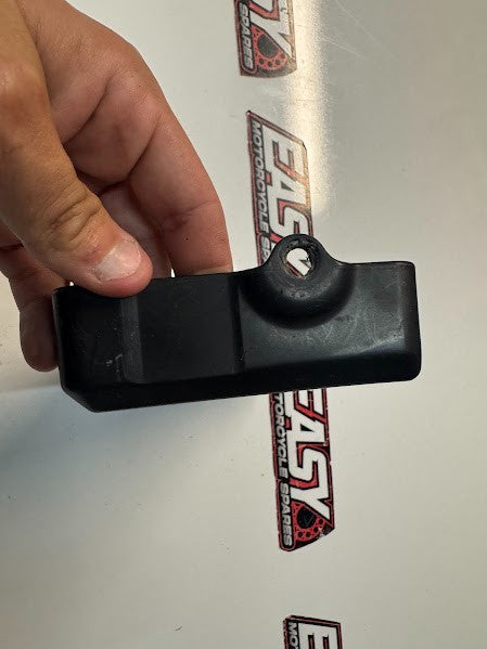 Suzuki VL 1500 Intruder 1998-2009 Upper Battery Cover OEM Genuine 41549-10F02