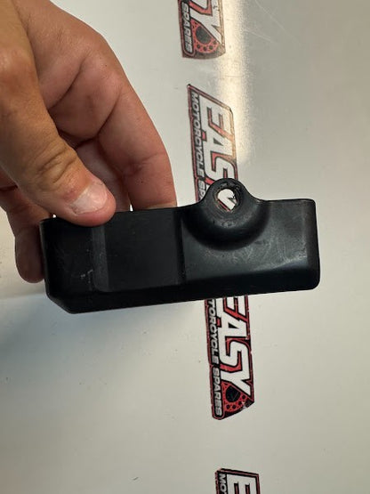 Suzuki VL 1500 Intruder 1998-2009 Upper Battery Cover OEM Genuine 41549-10F02