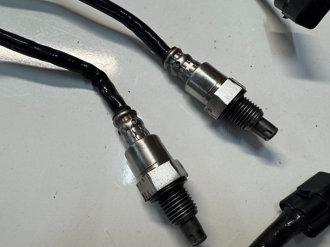 Yamaha YZF R1 2015-2025 o2 Oxygen Sensor Pair OEM Genuine 2CR-8592A-20