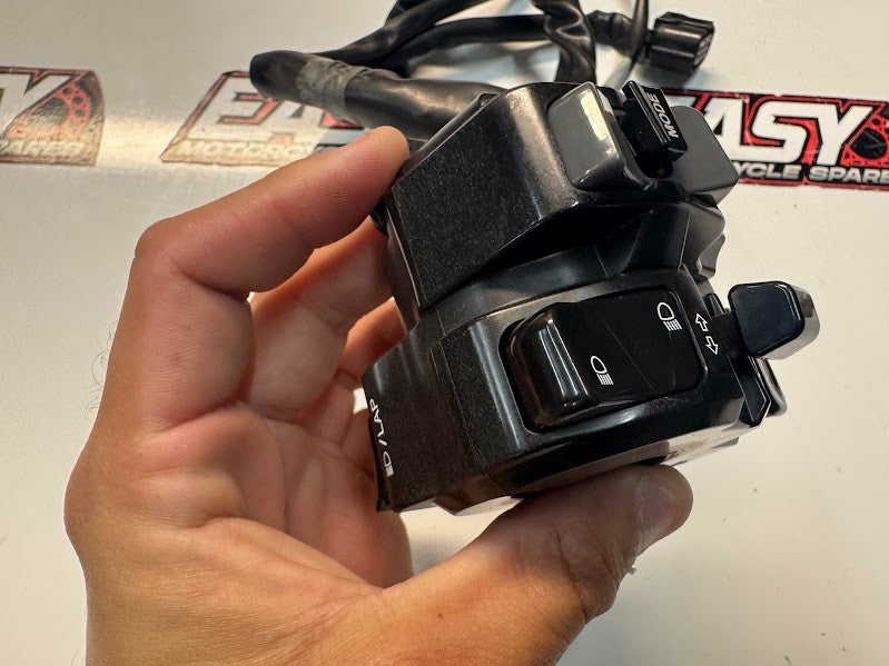 Yamaha YZF R1 2020-2025 LH Switch Block Controls OEM Genuine B3L-83969-01