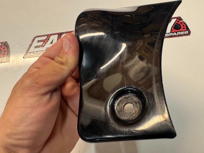 Suzuki VL 1500 Intruder 1998-2009 LH Frame Head Cover OEM Genuine 47520-10F02