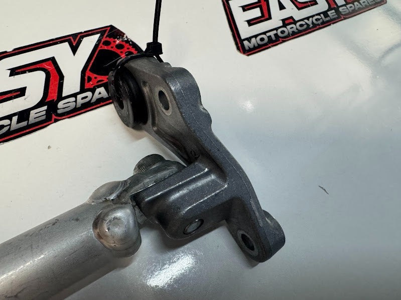 Yamaha YZF R1 2015-2019 Frame Cross Member Support Bracket 2CR-2142V-00