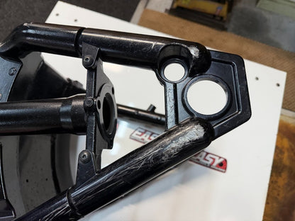 Swing Arm Suzuki Boulevard VLR 1800 2008-2014 OEM 61100-22H00-019