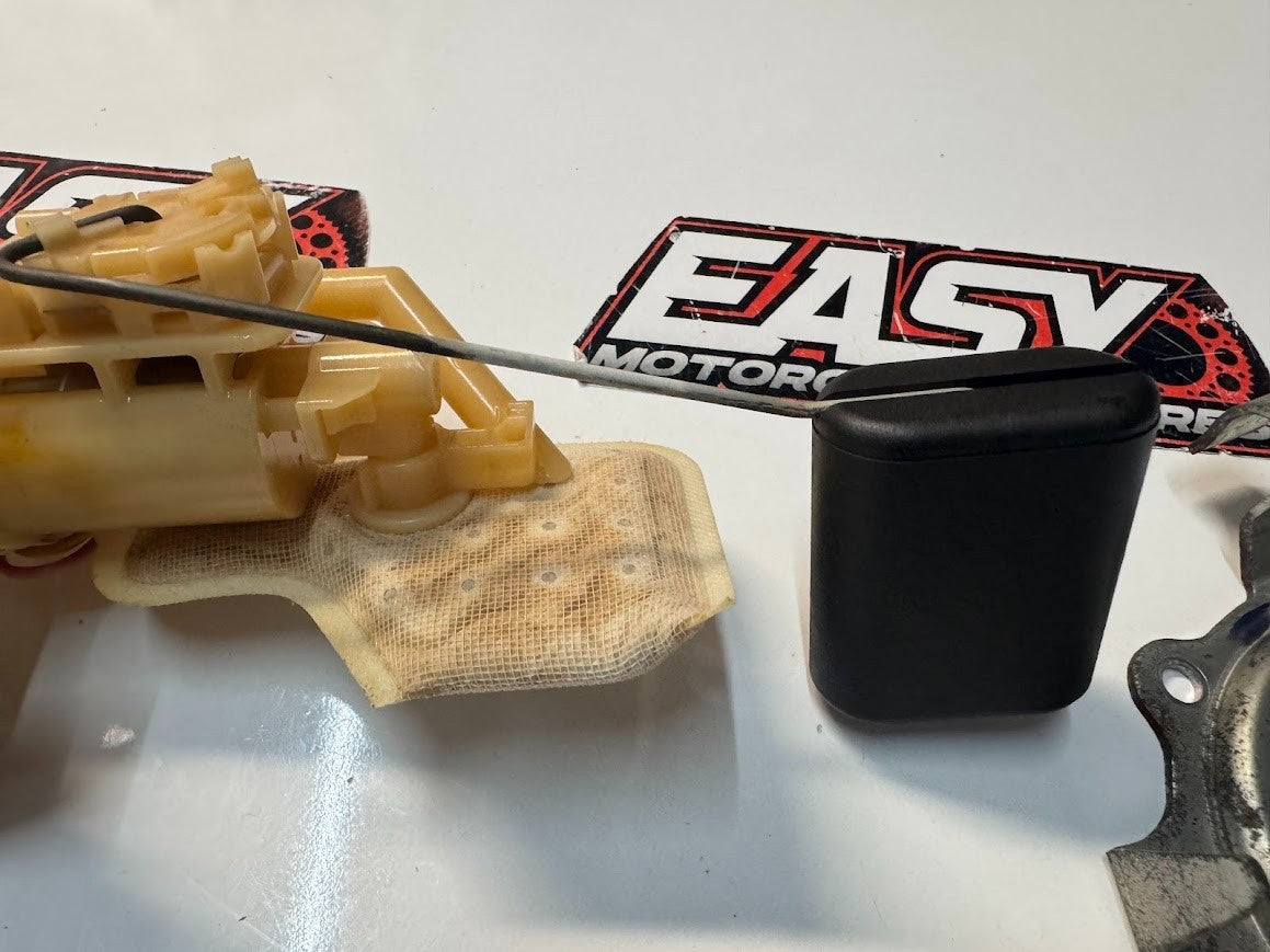 Yamaha YZF R15 2015-2018 Fuel Pump Assembly OEM Genuine 2FB-E3907-10